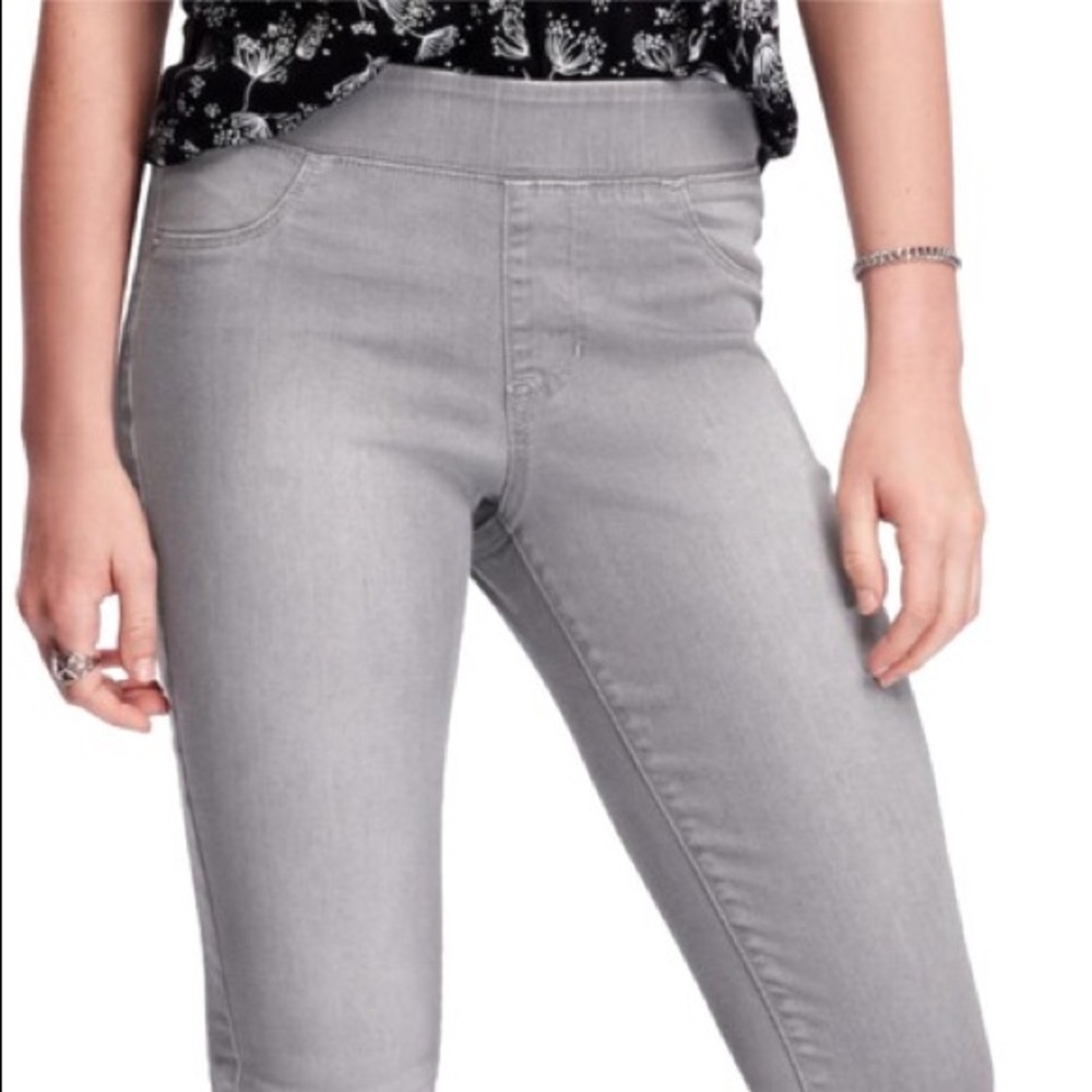 Old Navy Mid-Rise Pull Up Superskinny Jegging